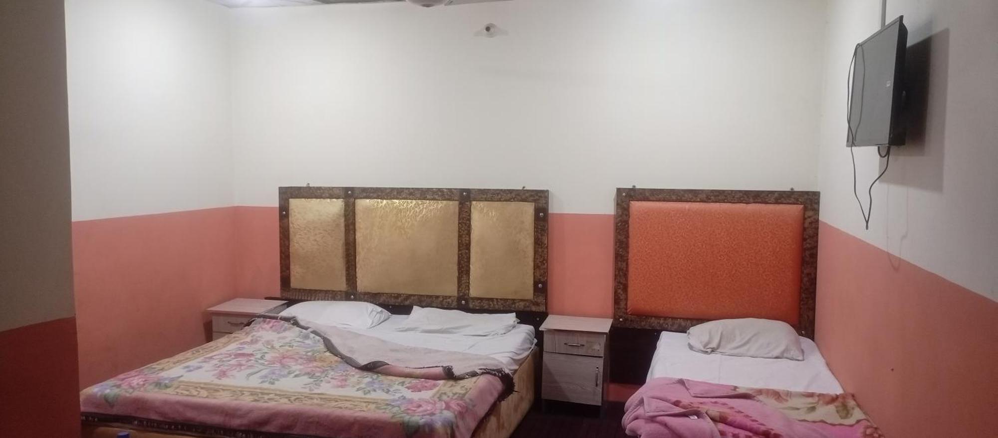 New Pak Royal Hotel Lahore Ngoại thất bức ảnh