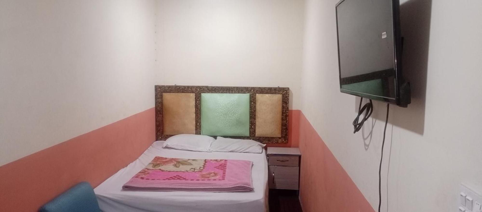New Pak Royal Hotel Lahore Ngoại thất bức ảnh