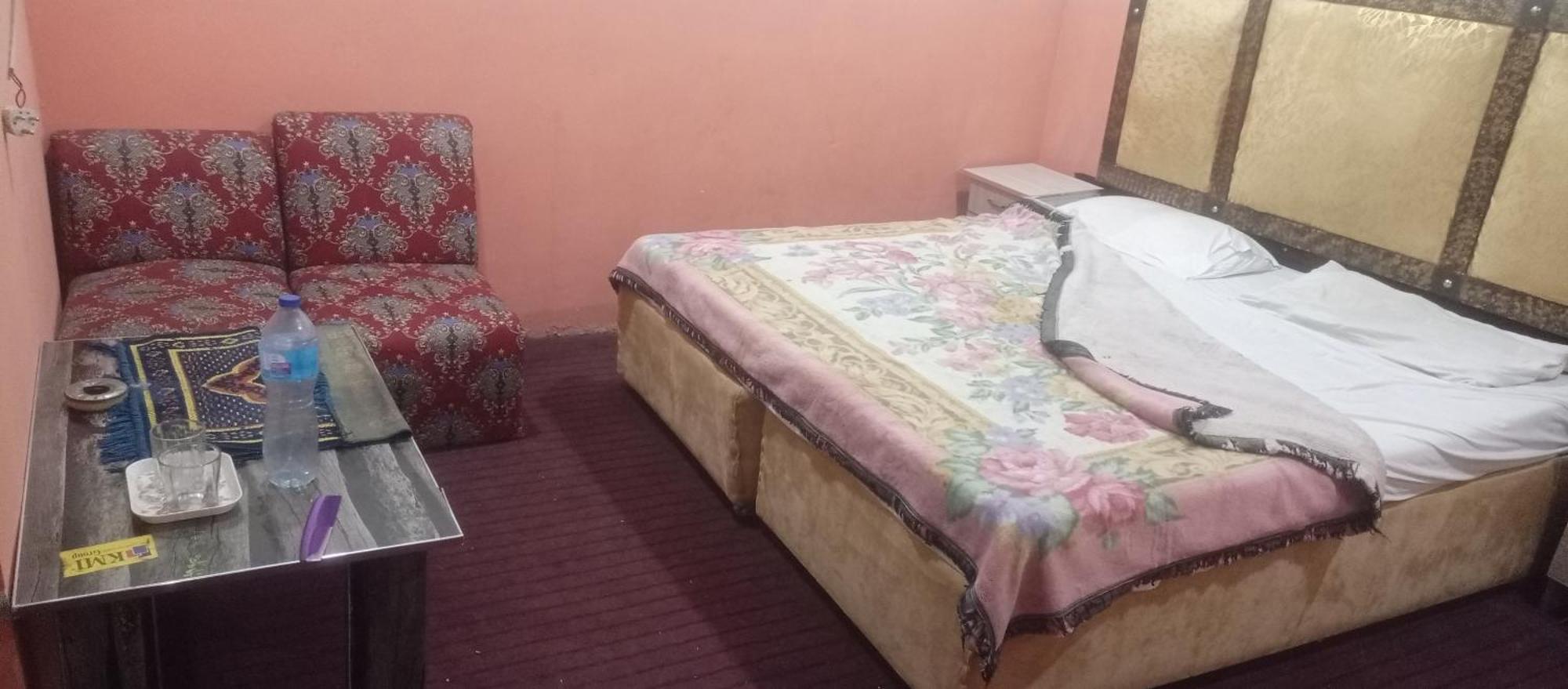 New Pak Royal Hotel Lahore Ngoại thất bức ảnh