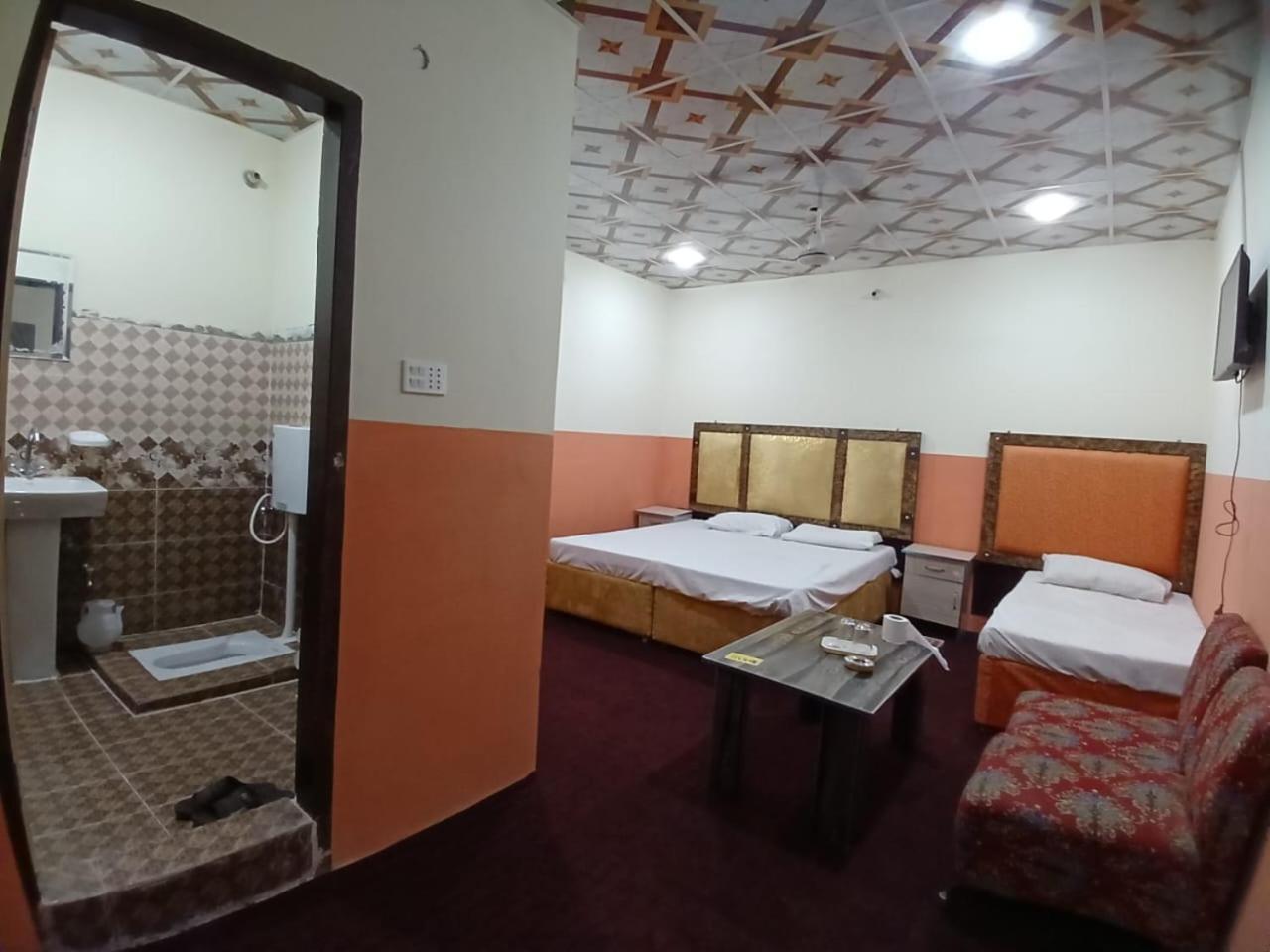 New Pak Royal Hotel Lahore Ngoại thất bức ảnh